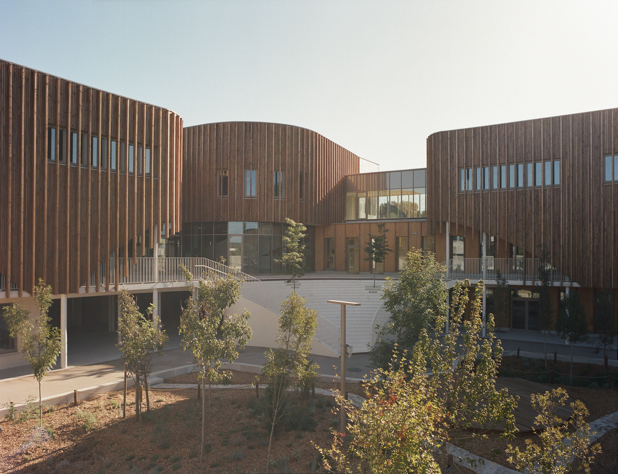 exterieur-cour-02000010860008