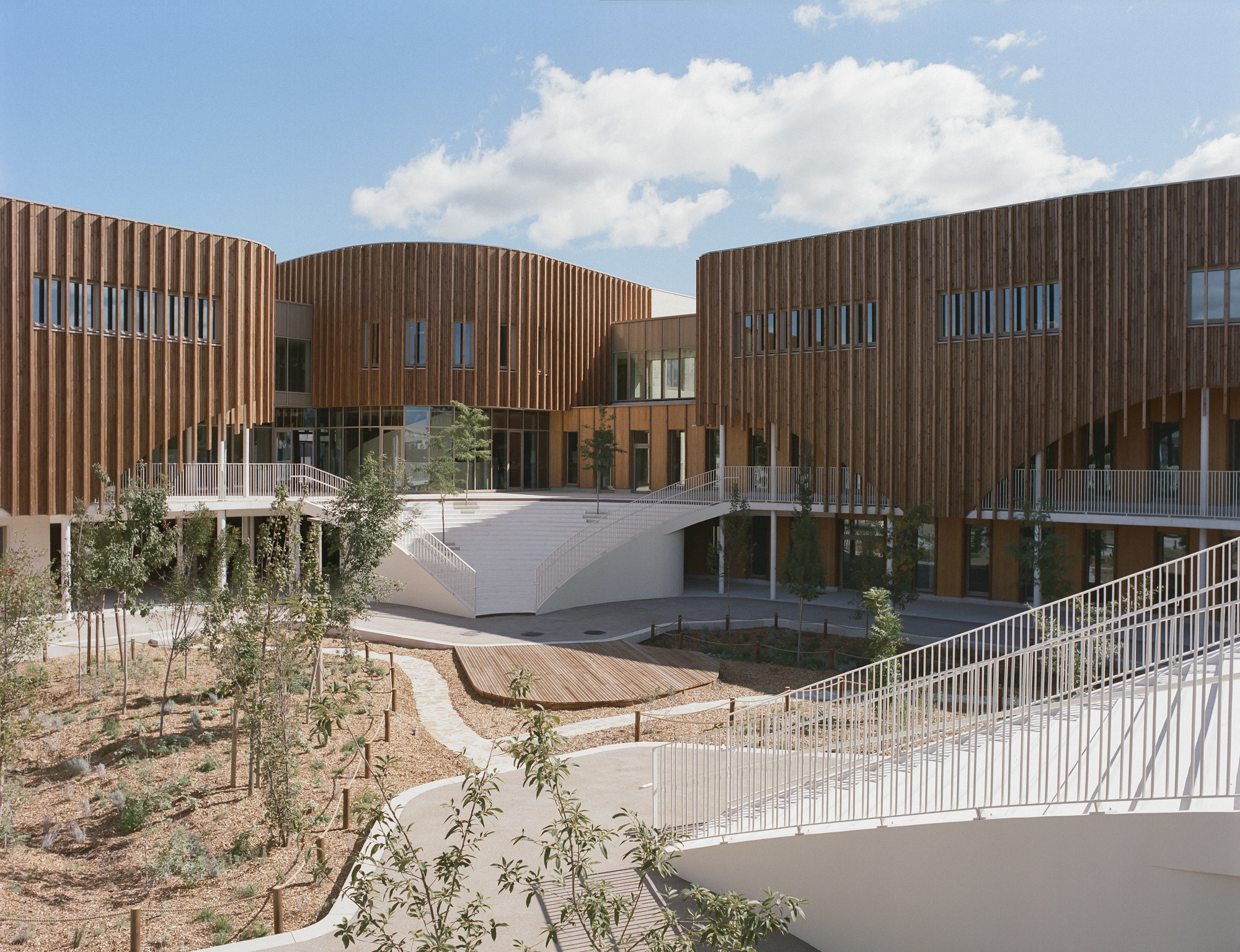 exterieur-cour-07000011210009