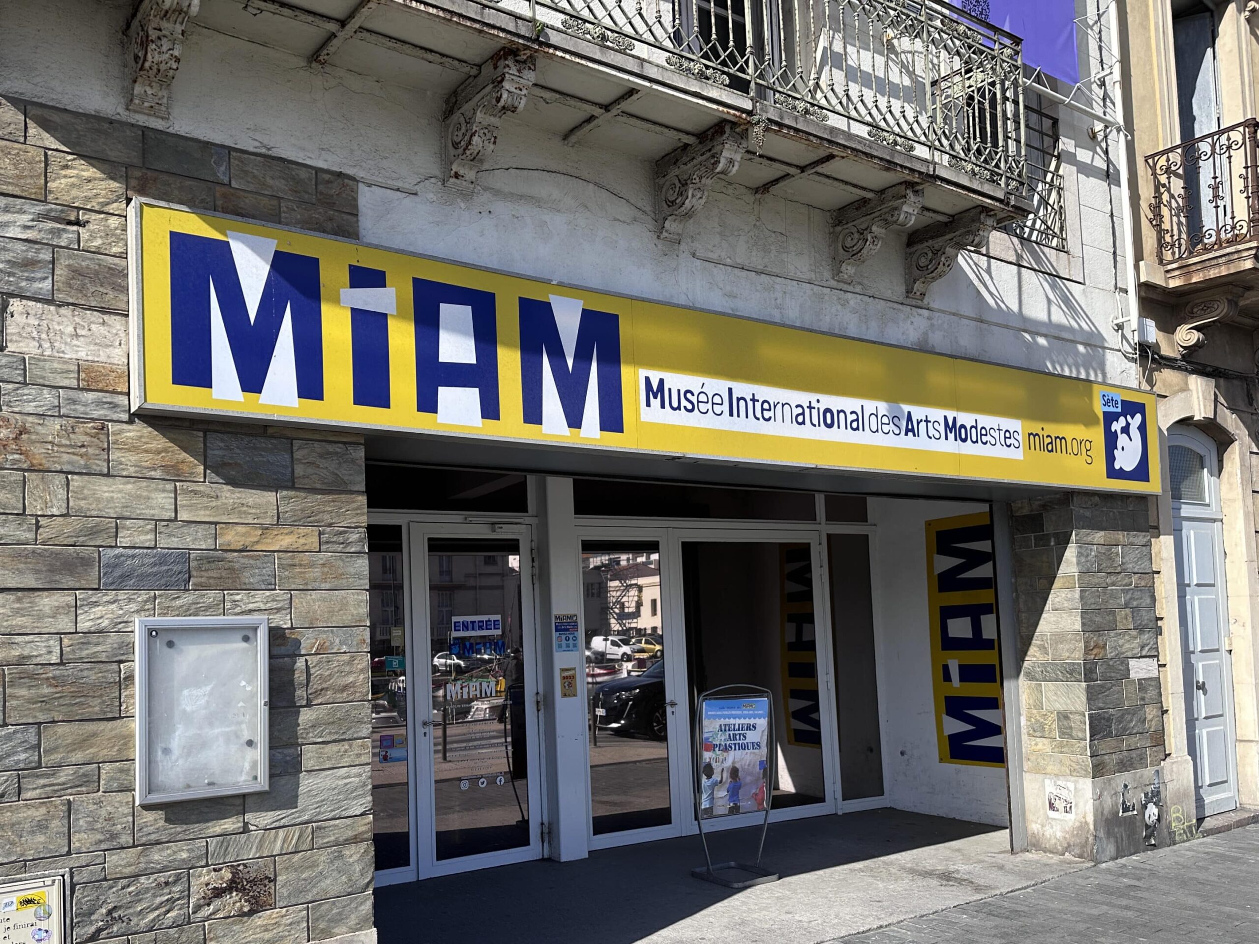 devantureMIAM-scaled (1)